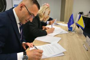 MEMOHNKZHK12_original